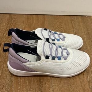 Kelly & Katie Vebony slip on sneakers gently worn